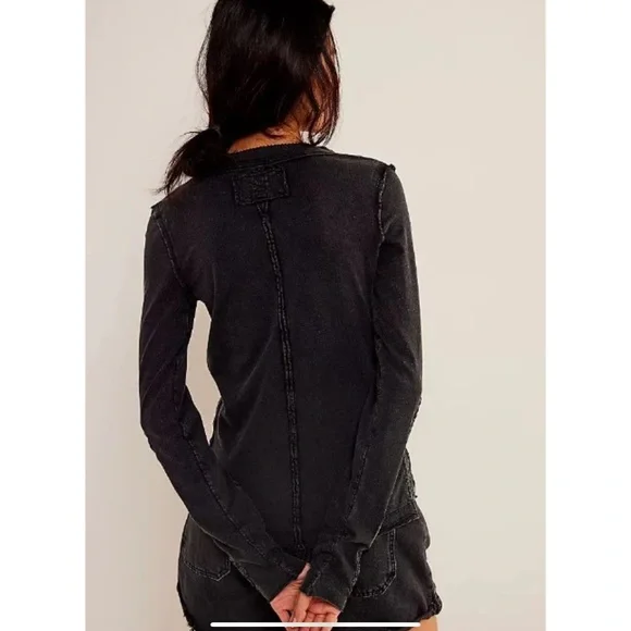 We The Free Our Song Henley Cuff in Mineral Black sz M NWOT $78R - Picture 2 of 6